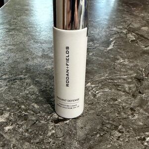 Rodan + Fields Radiant Defense Perfecting Liquid SPF 30 - shade almond 5